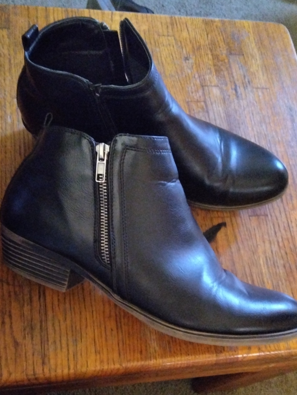 London Fog Black Women's Leather Ankle Boots with Side Zip Both Sides
